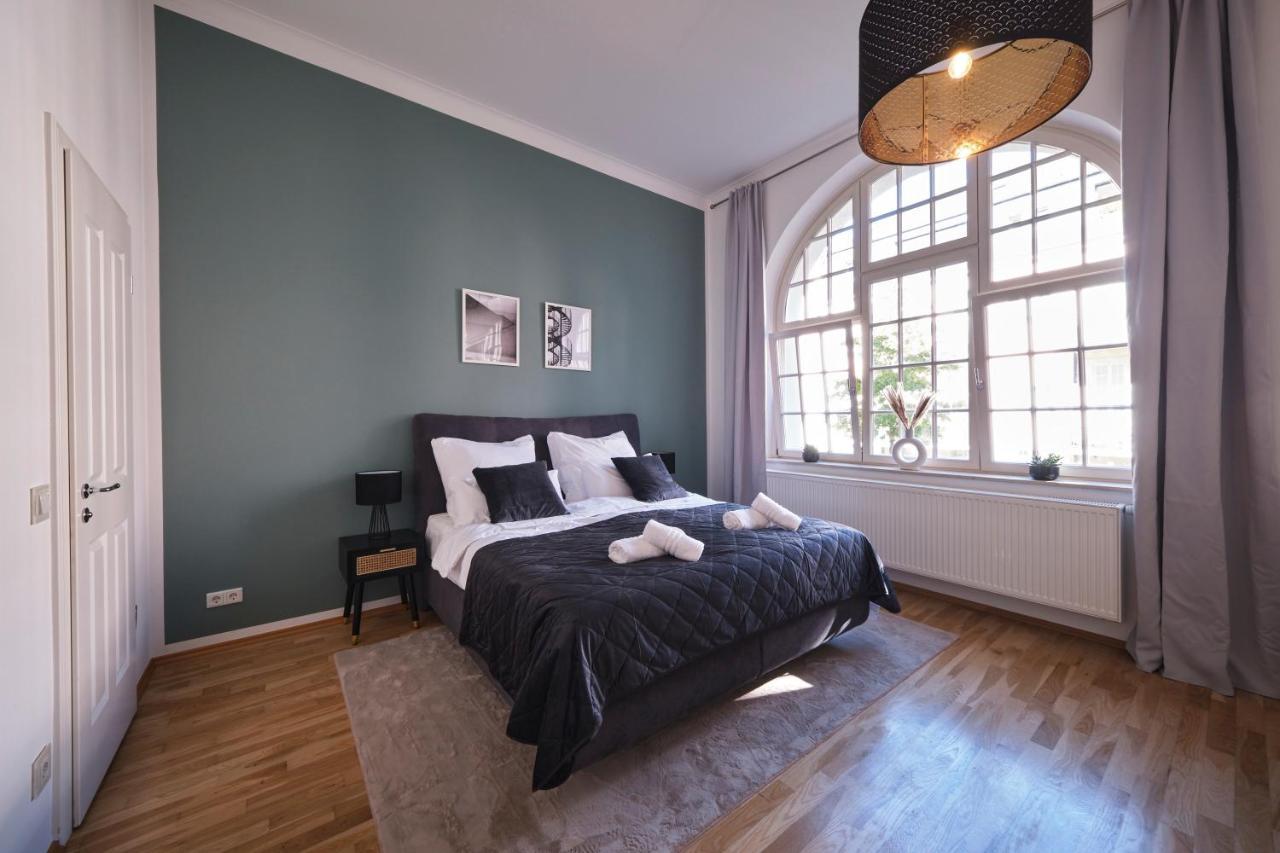 Historisches Deluxe Apartment Im Marianum Neuss Buitenkant foto