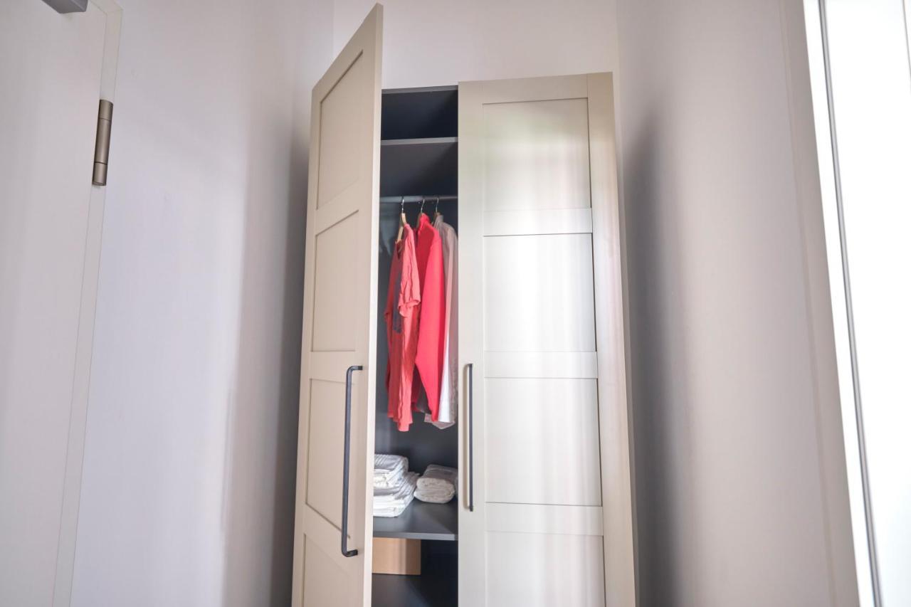 Historisches Deluxe Apartment Im Marianum Neuss Buitenkant foto