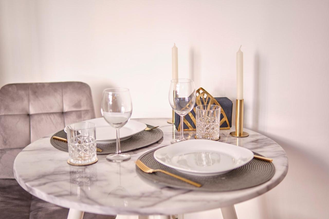 Historisches Deluxe Apartment Im Marianum Neuss Buitenkant foto