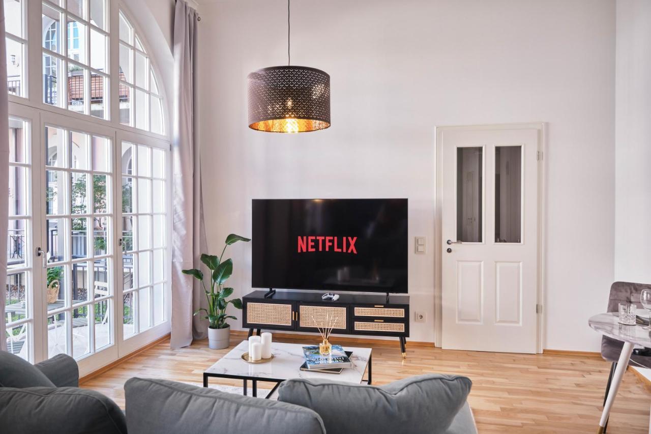 Historisches Deluxe Apartment Im Marianum Neuss Buitenkant foto