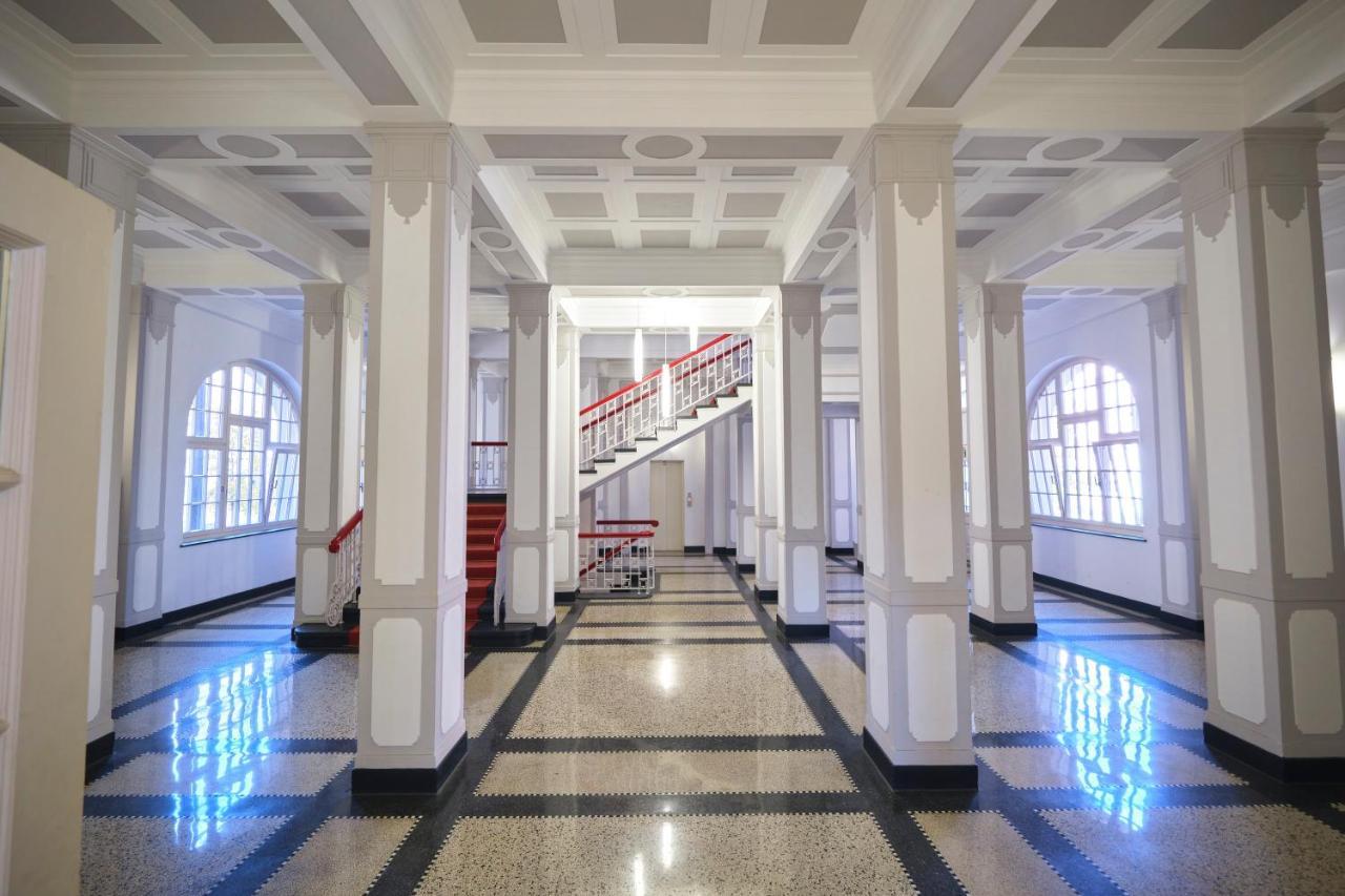 Historisches Deluxe Apartment Im Marianum Neuss Buitenkant foto