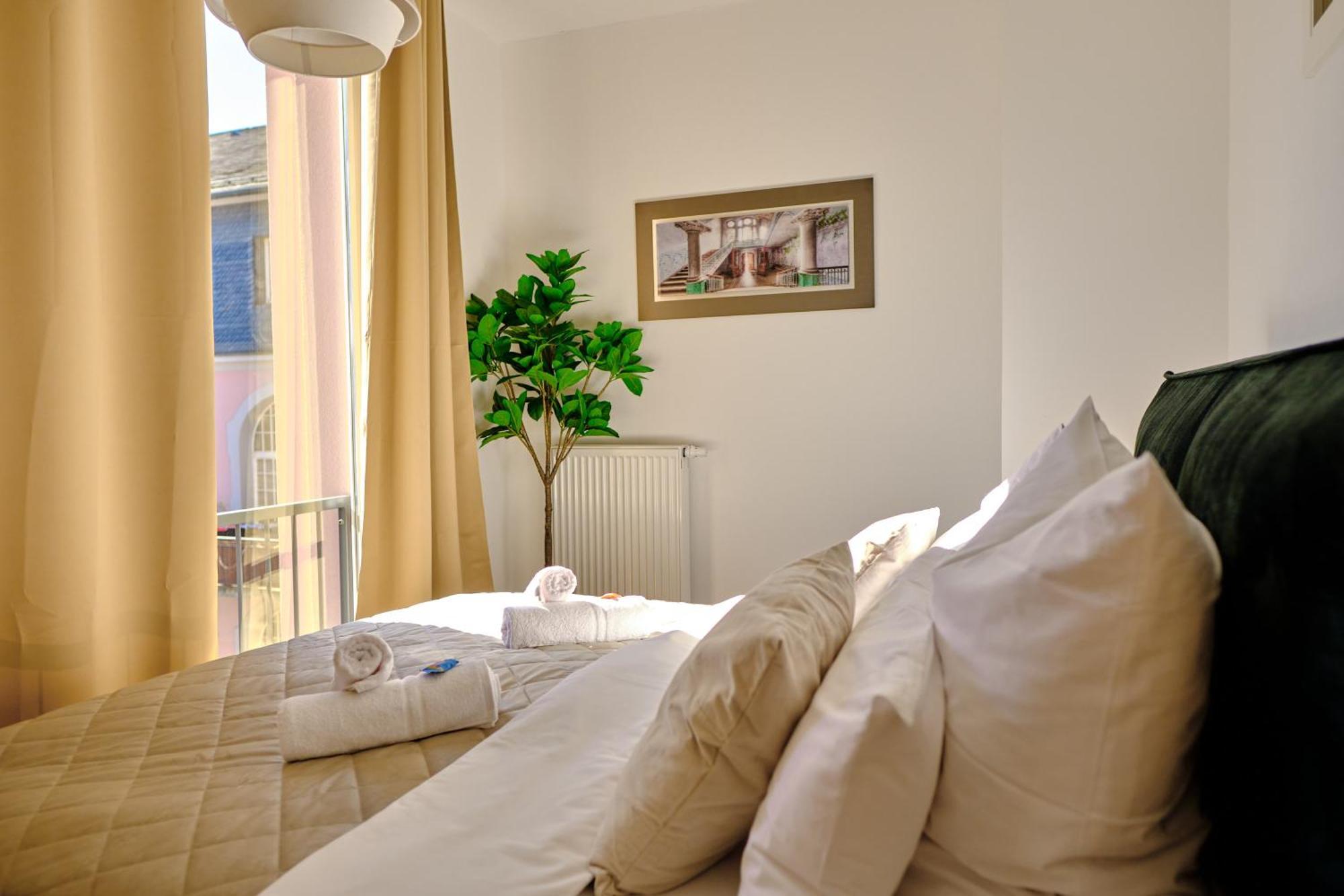 Historisches Deluxe Apartment Im Marianum Neuss Buitenkant foto
